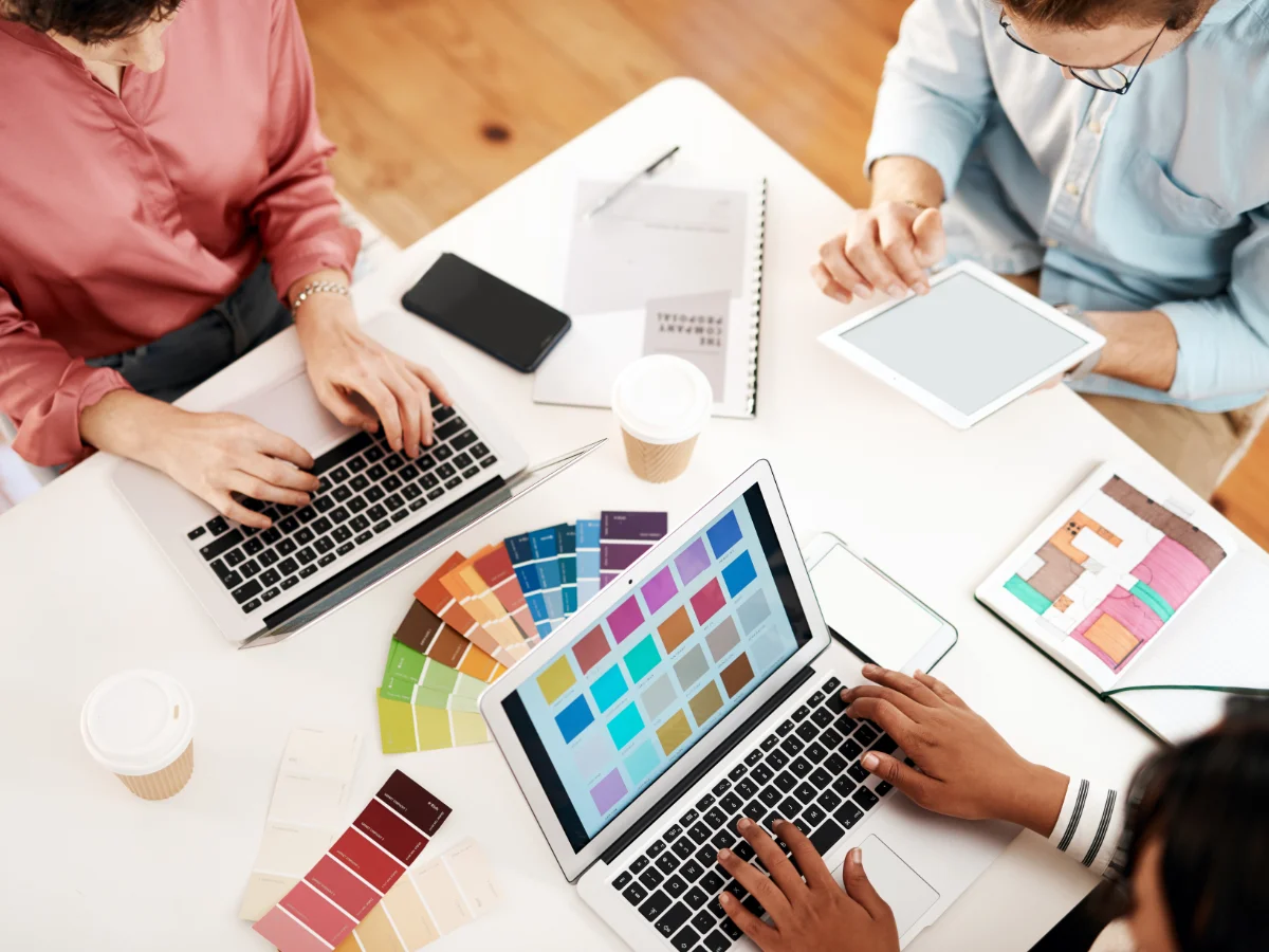 progettazione-grafica-e-comunicazione-visiva-per-negozi-ed-espositori